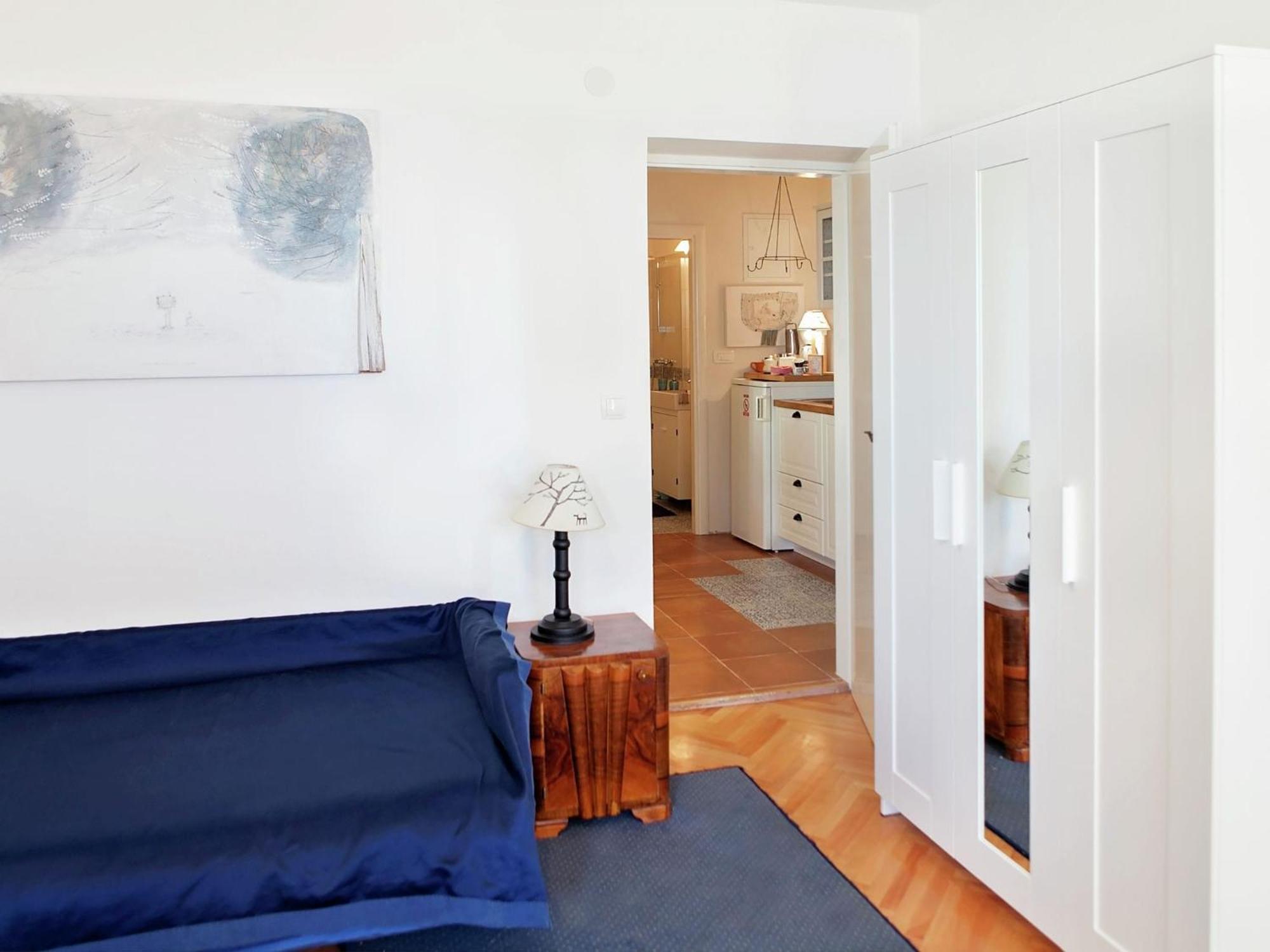 Cozy Apartment With A Balcony And A Sea View Брела Екстериор снимка