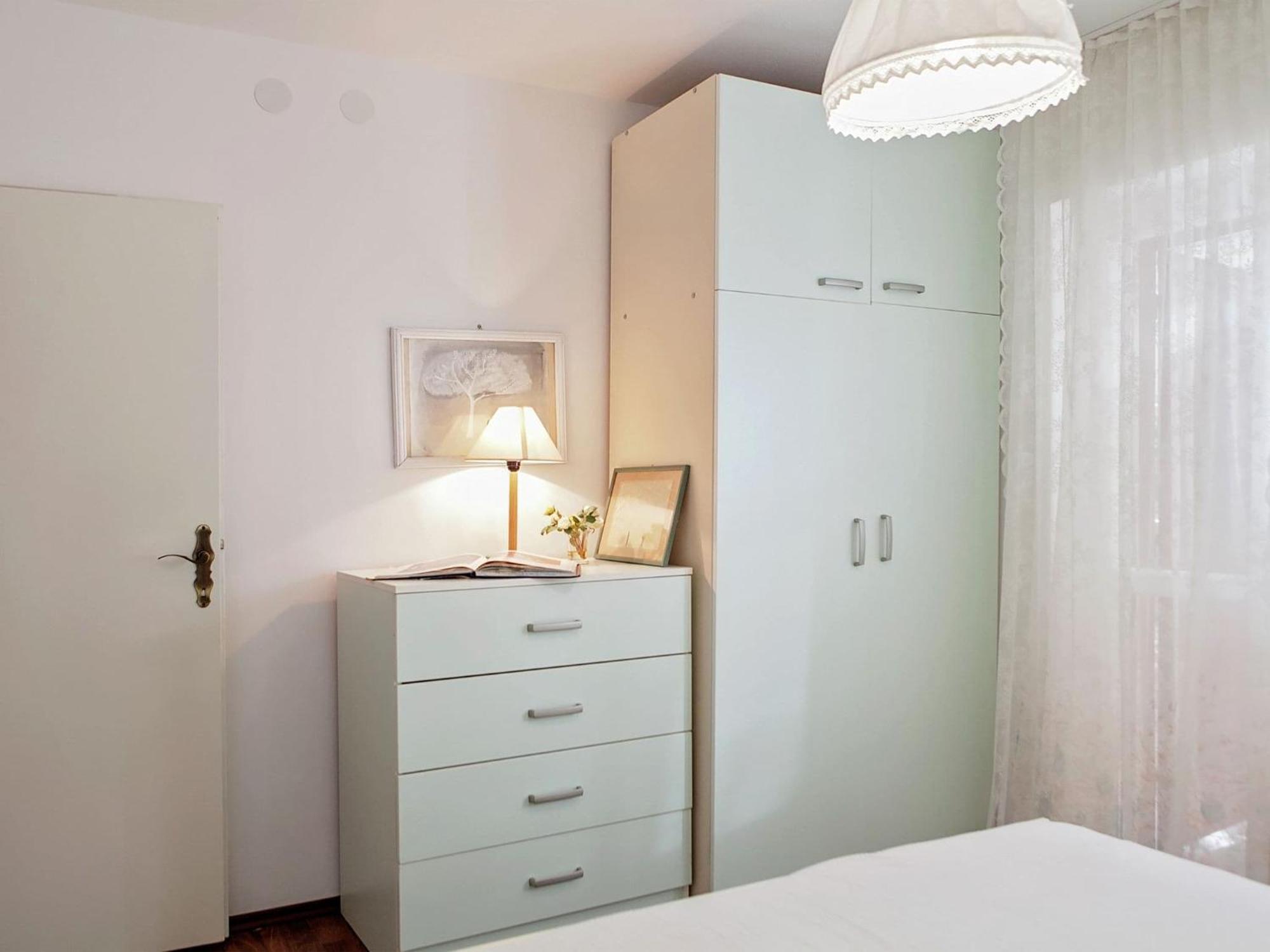 Cozy Apartment With A Balcony And A Sea View Брела Екстериор снимка